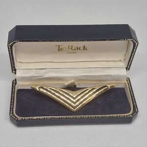 TIE RACK LONDON Vintage Gold Tone Chevron Fancy Tie Bar